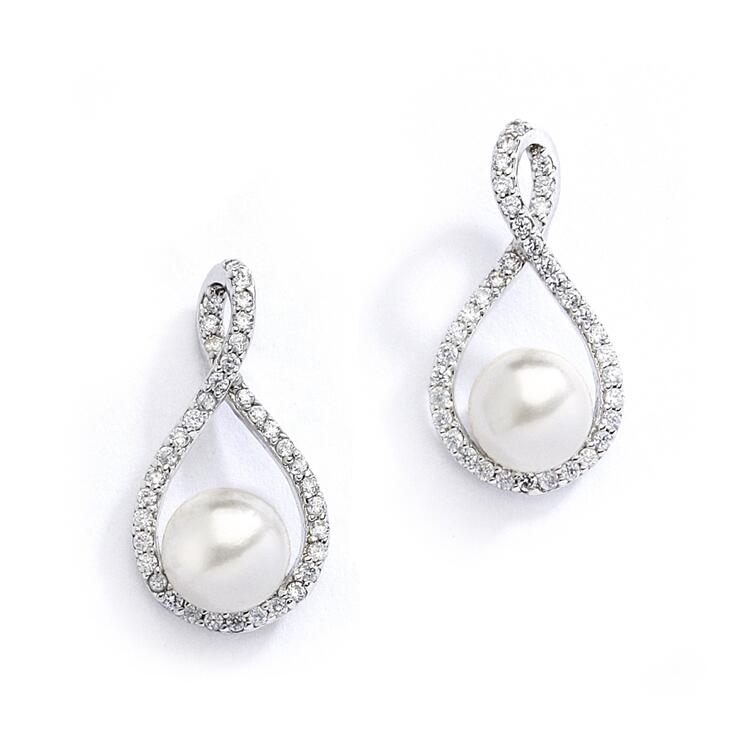 Eternity symbol combined with a bold pearl