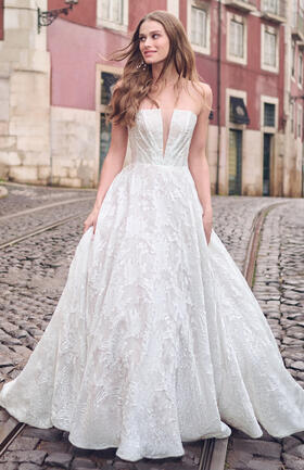 Maggie SotteroAmber