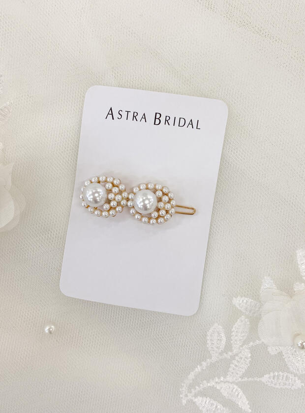 $1.50Pearl clips 8 different styles