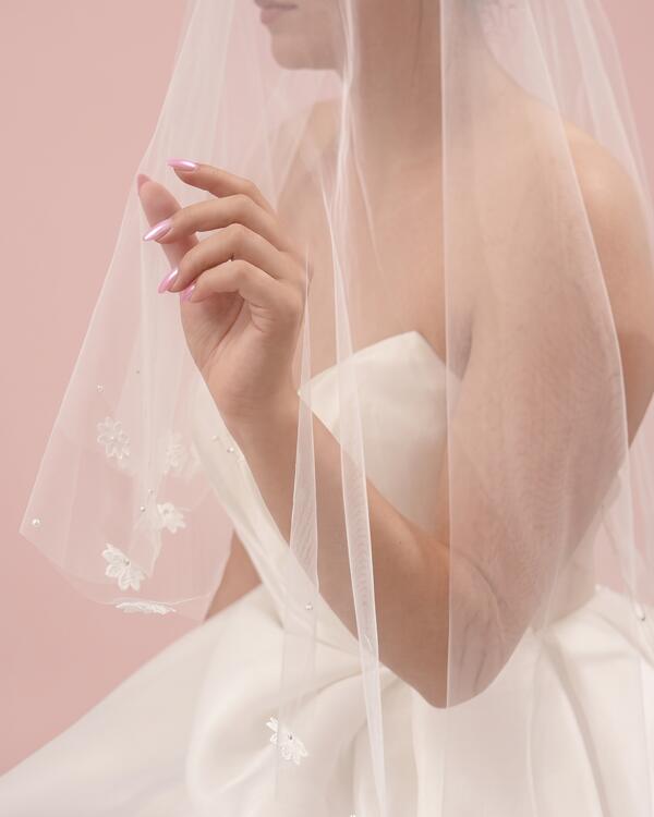 Daisy Veil
