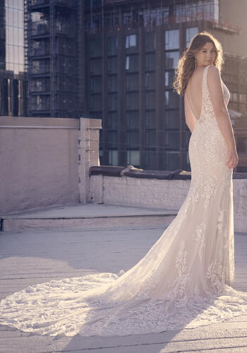 Maggie SotteroEstella