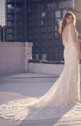 Maggie SotteroEstella