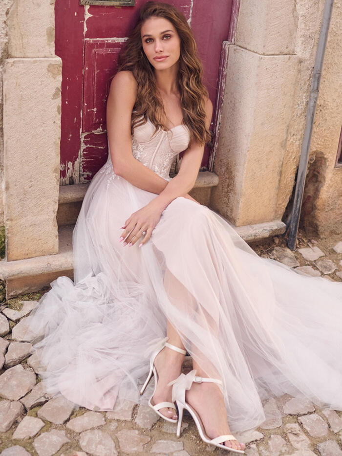 Maggie SotteroGwen