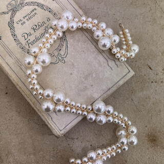 $32.25Pearl hair vine 