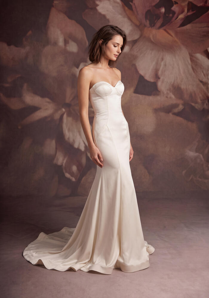 Theia CoutureMarina
