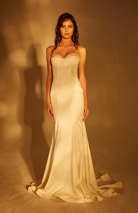 Theia CoutureMarina
