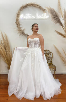Snapped up for a weddingOlivia.FMK