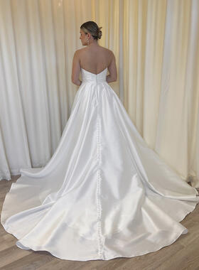 Forget Me Knot Prague | Wedding Dress New Zealand