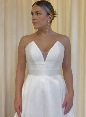 Forget Me Knot Prague straight back | Wedding Dress New Zealand