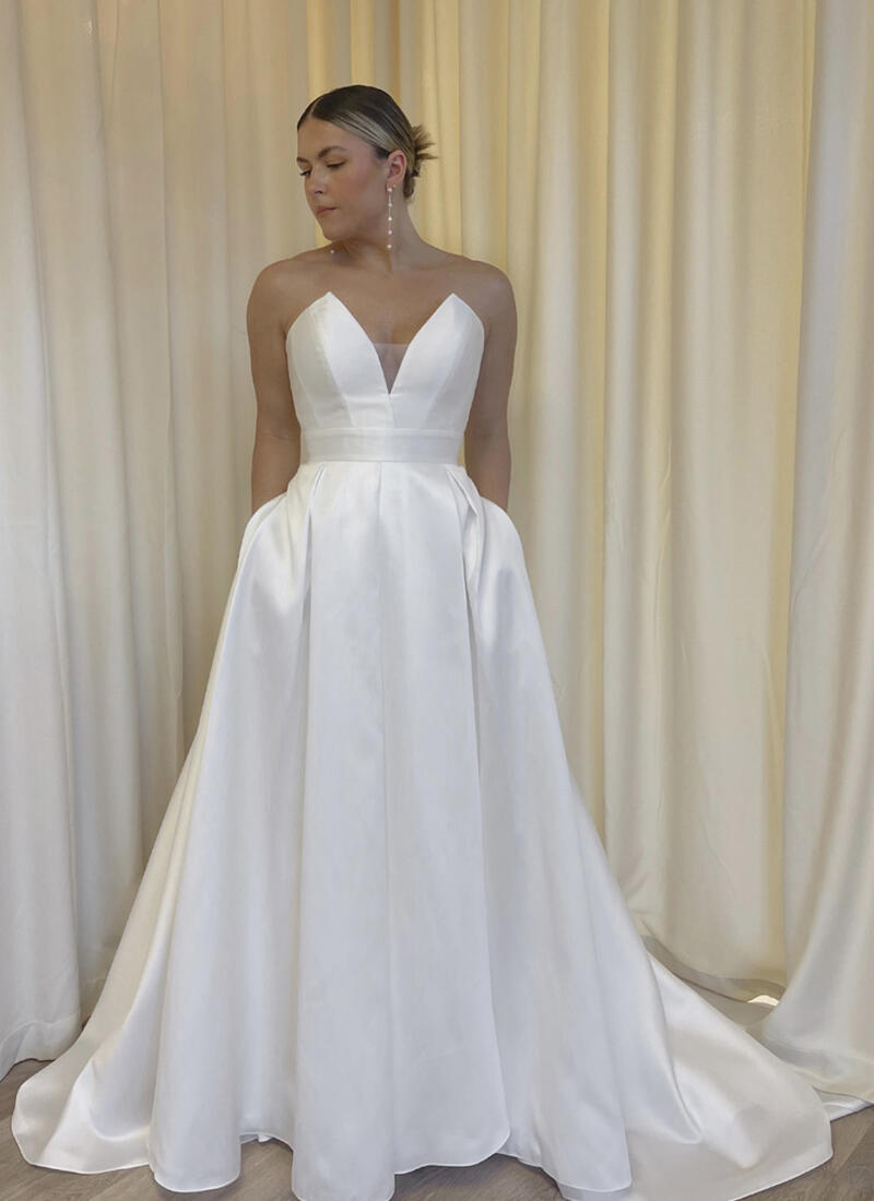 Forget Me Knot Prague straight back | Wedding Dress New Zealand