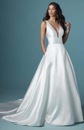 Maggie SotteroRaven Marie