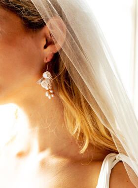 Porcelain and pearl