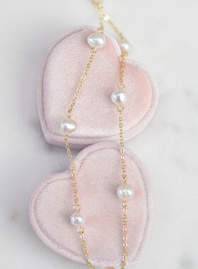 Spaced pearls