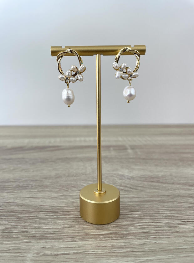 $29.75Pearl hoops