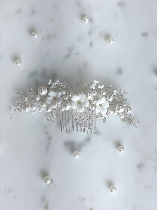 $44.75Pearl and porcelain