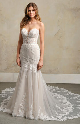 Maggie SotteroSaskia