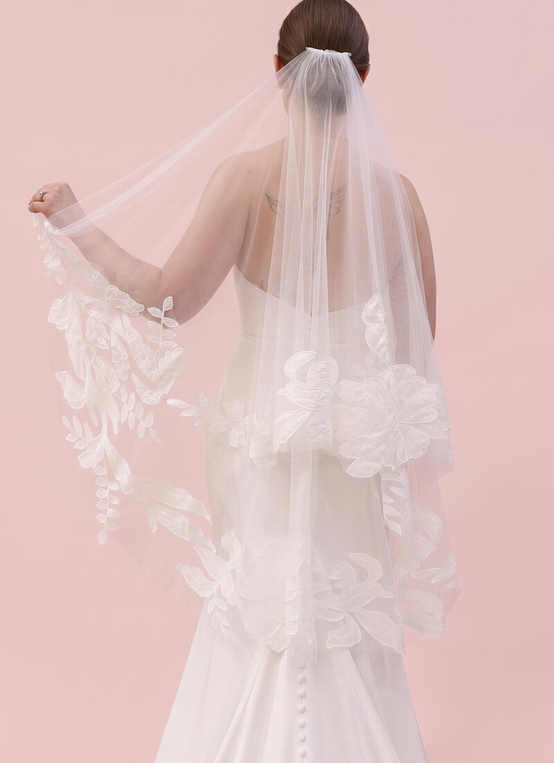 Mira Veil