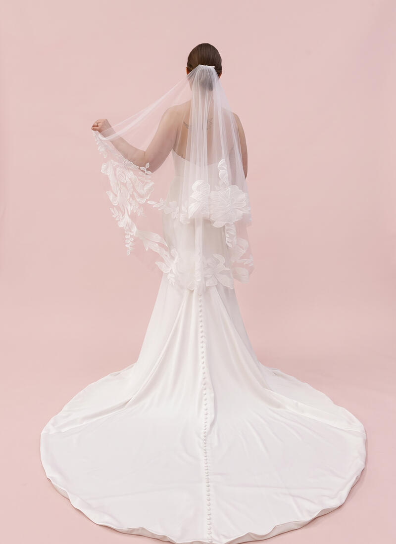 Mira Veil