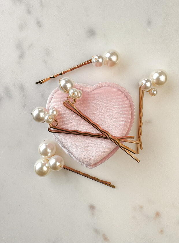 $19.75Pearl hairpins