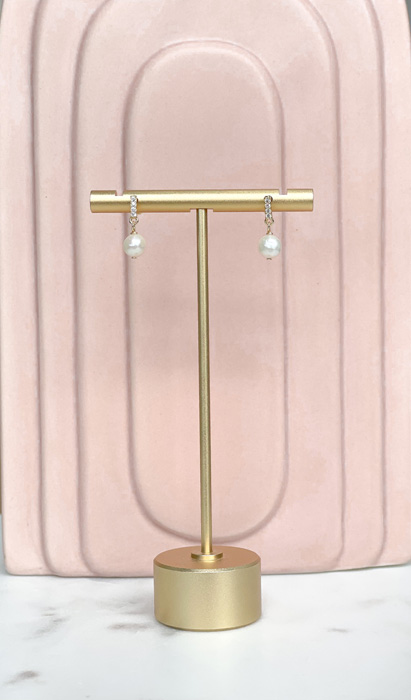 Pearl drop earrings