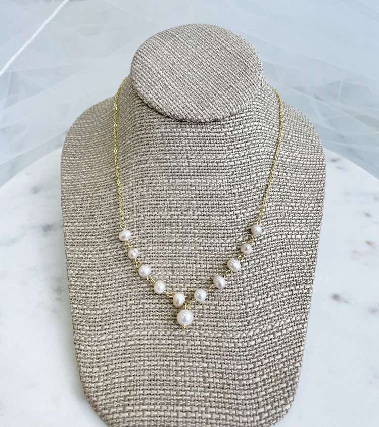 Drop Pearl Necklace