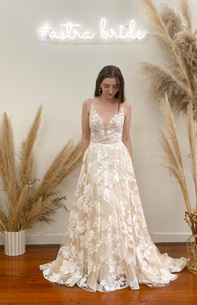 Snapped up for a wedding!Flora.FMK