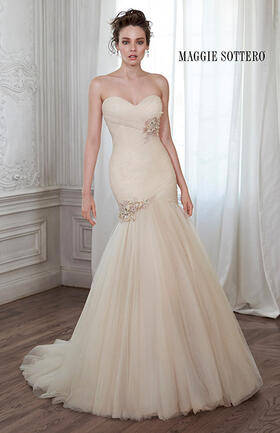 Maggie SotteroLacey Marie