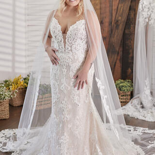 Maggie SotteroTuscany Lynette