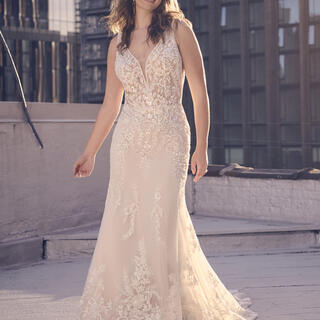 Maggie SotteroEstella